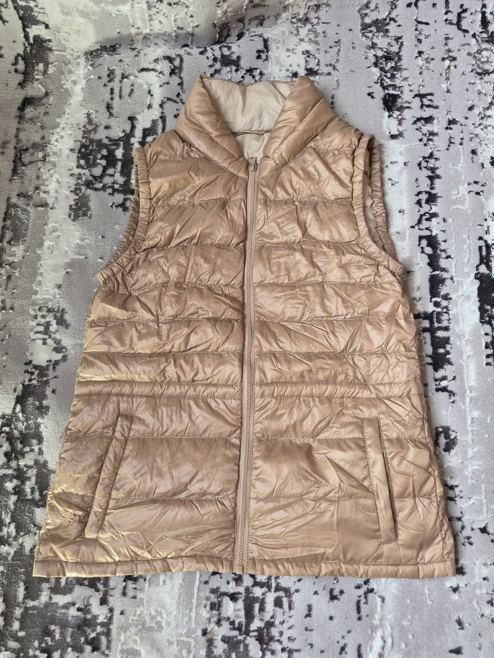 Uniqlo Ultra Light Down Filled Quilted Packable Puffer Vest Women's Size XS Tan